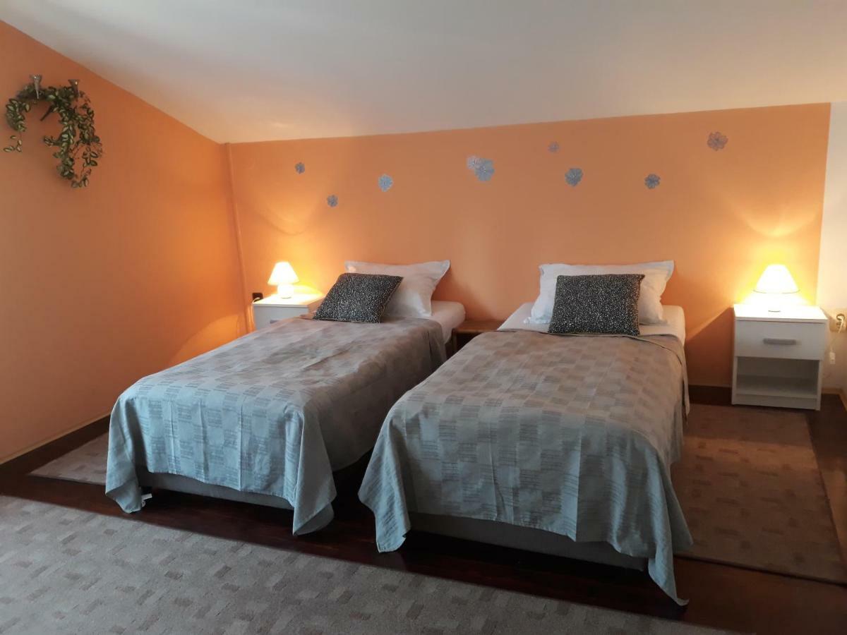 Apartmani Kristanic كارلوفاتش المظهر الخارجي الصورة